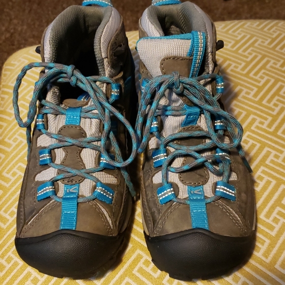 Hiking boots - Picture 2 of 2